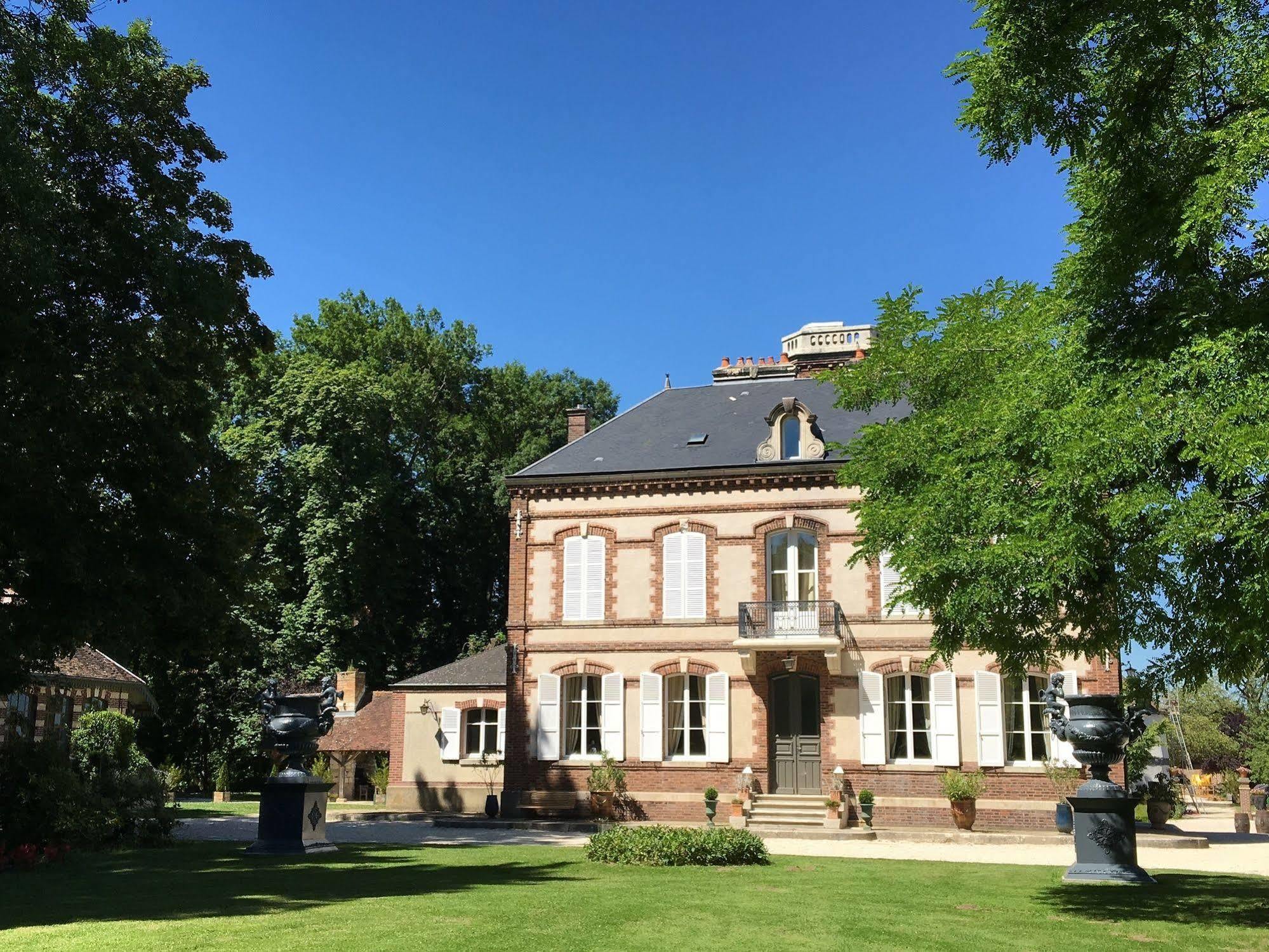Chateau De Montabert Montaulin Exteriér fotografie